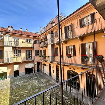 Elegante Appartamento Nel Centro Storico Di Torino Turim Exterior foto