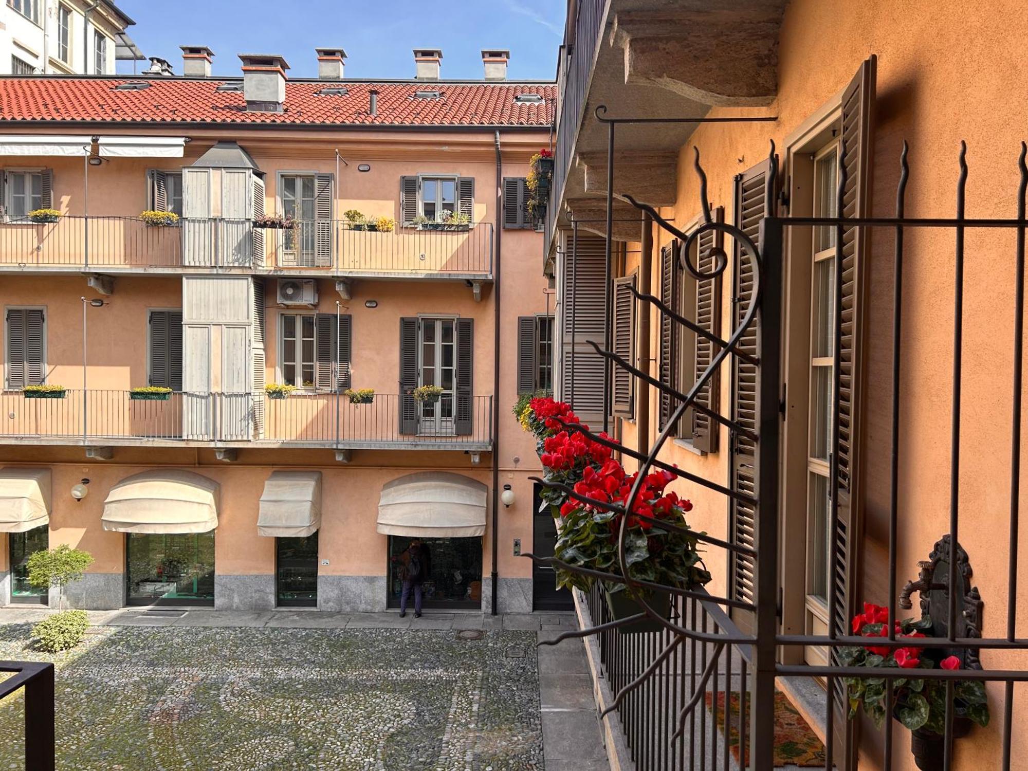 Elegante Appartamento Nel Centro Storico Di Torino Turim Exterior foto